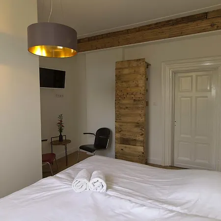 Anna, Nocleg ze śniadaniem