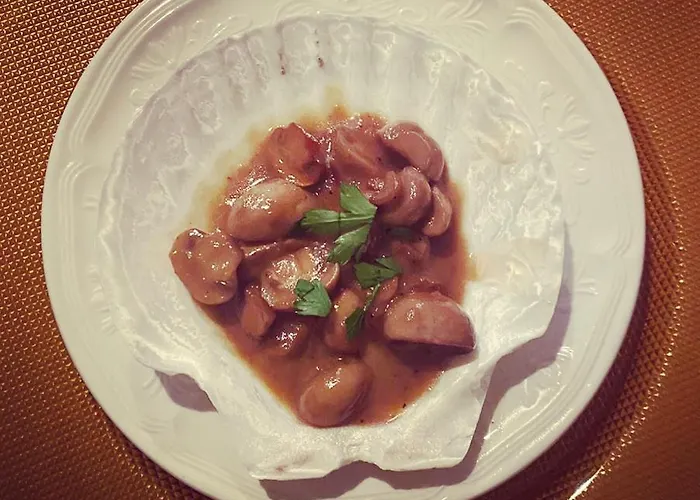 לינה וארוחת בוקר Anna,